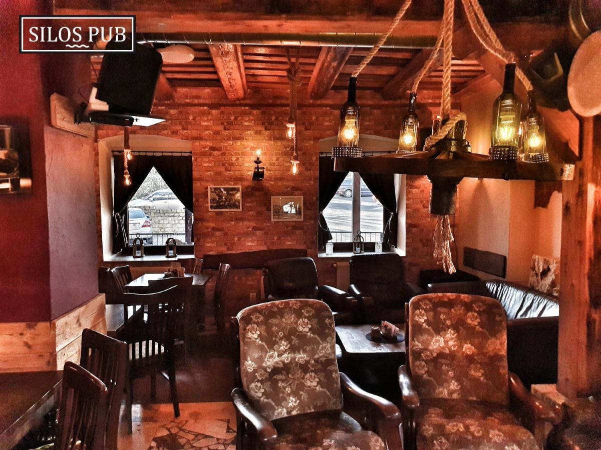 Hotel Zamkowy Mlyn Krapkowice Extérieur photo