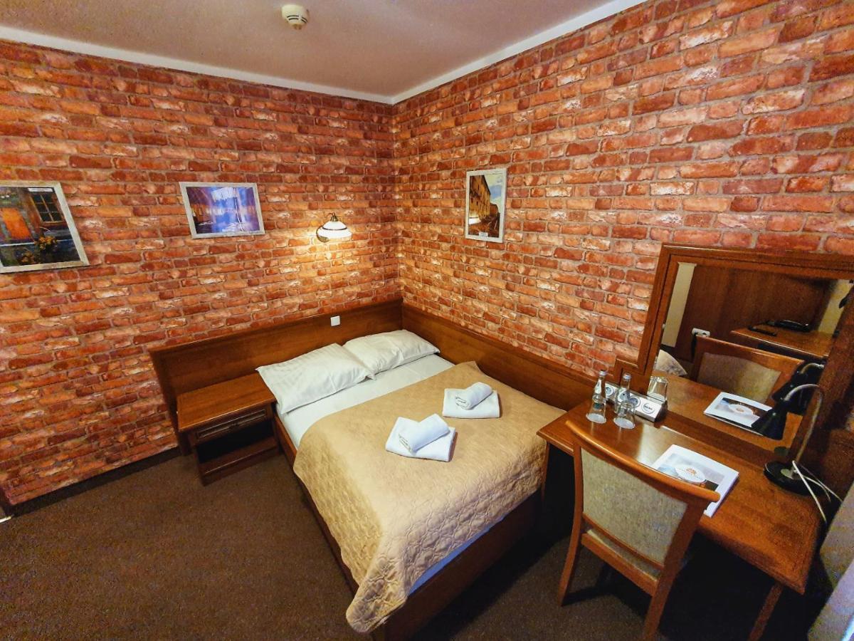 Hotel Zamkowy Mlyn Krapkowice Extérieur photo