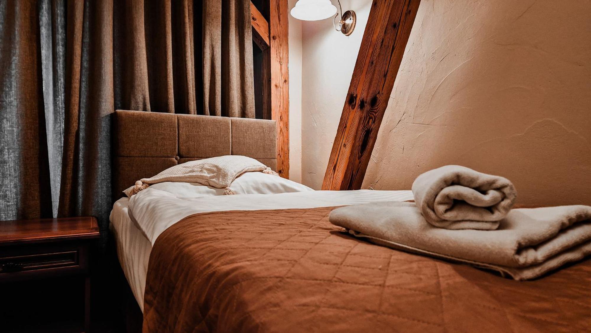 Hotel Zamkowy Mlyn Krapkowice Extérieur photo
