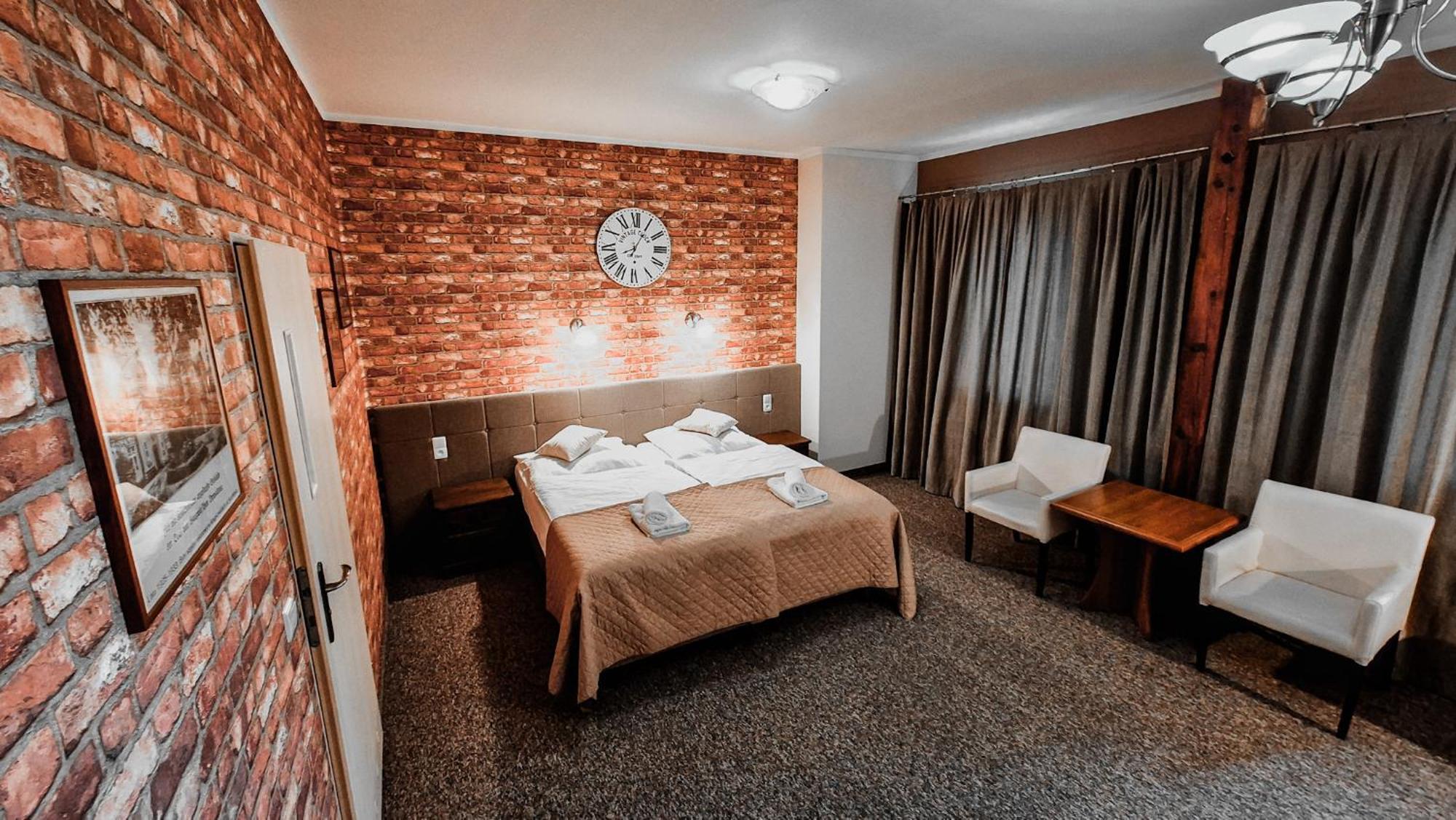 Hotel Zamkowy Mlyn Krapkowice Extérieur photo