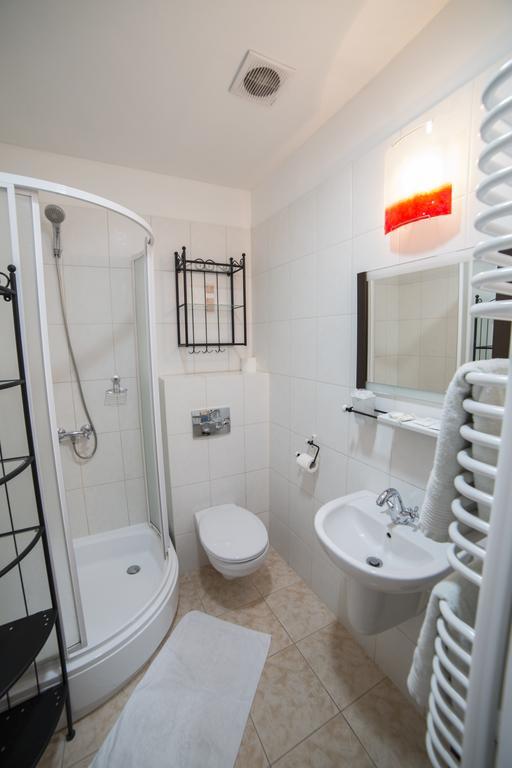 Hotel Zamkowy Mlyn Krapkowice Chambre photo