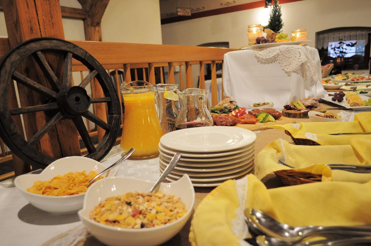 Hotel Zamkowy Mlyn Krapkowice Extérieur photo