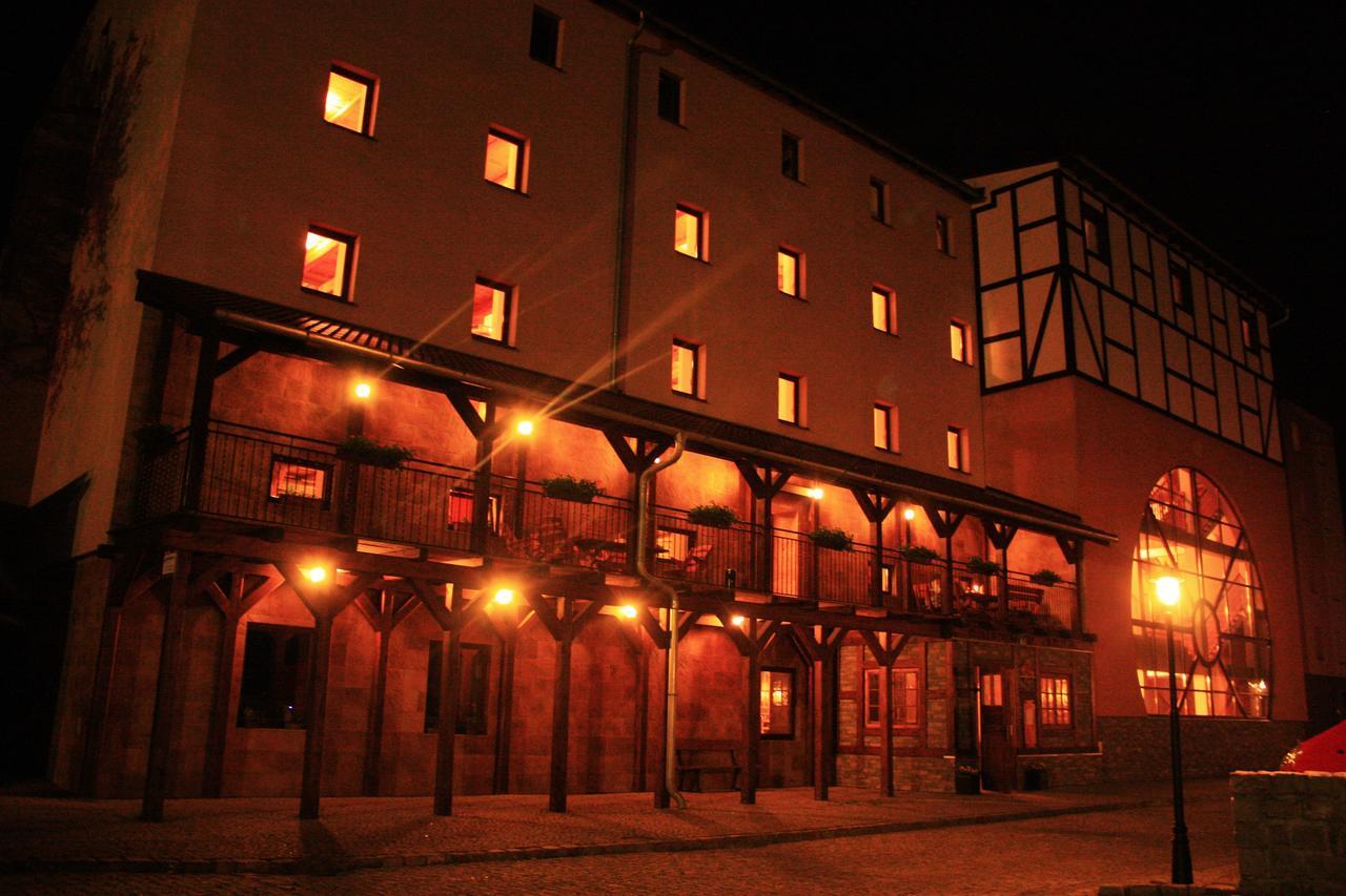 Hotel Zamkowy Mlyn Krapkowice Extérieur photo