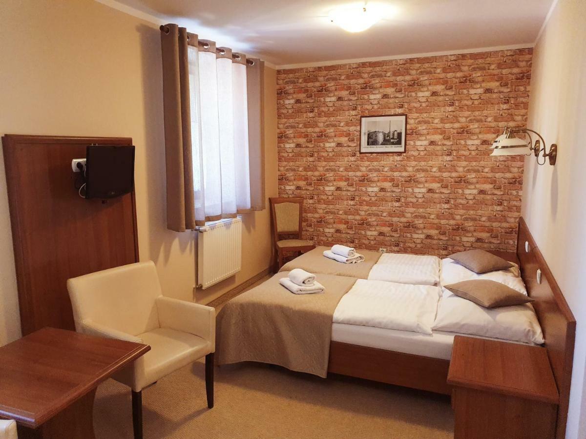 Hotel Zamkowy Mlyn Krapkowice Extérieur photo